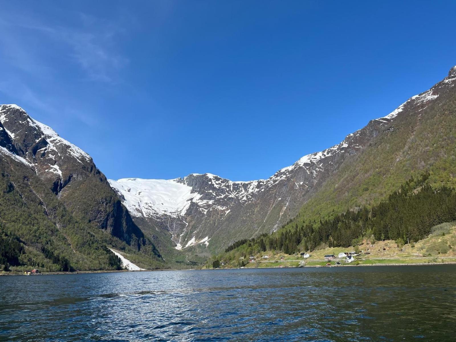 Der Fjordtraum In Balestrand Direkt Am Wasser Exterior photo