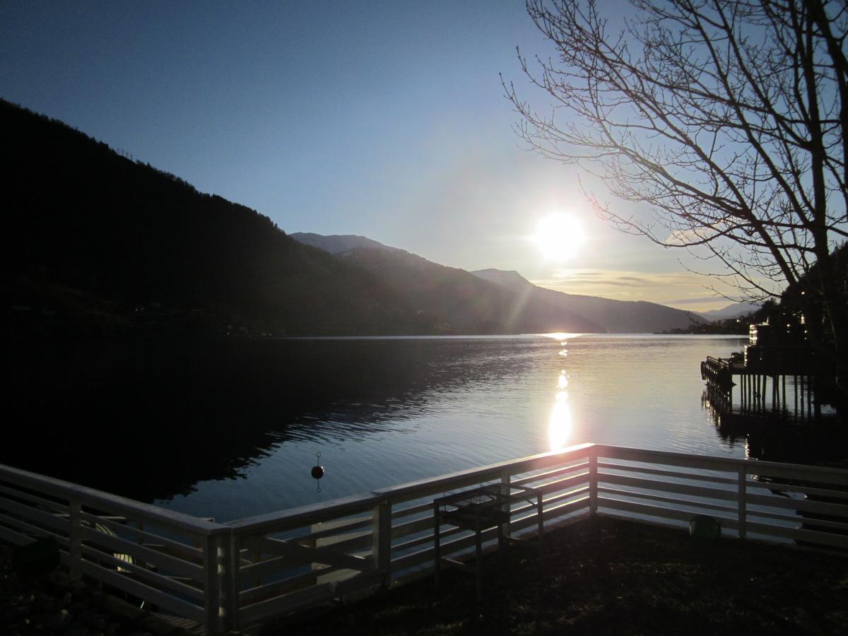 Der Fjordtraum In Balestrand Direkt Am Wasser Exterior photo